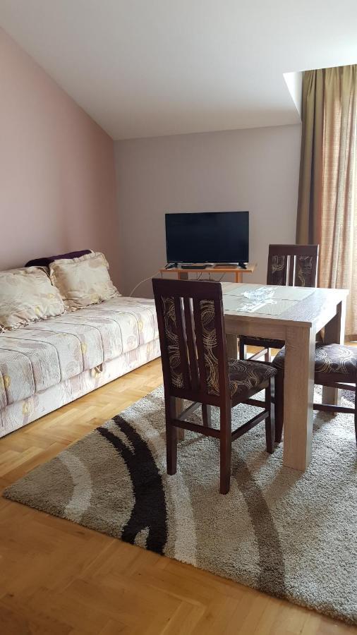 Apartmani V&F Vrnjacka Banja Luaran gambar