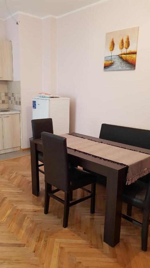 Apartmani V&F Vrnjacka Banja Luaran gambar