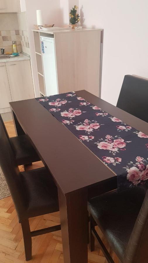 Apartmani V&F Vrnjacka Banja Luaran gambar